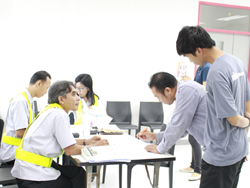 ลงทะเบียนรับเอกสารประกอบกิจกรรมฝึกอบรม