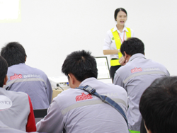 แนะนำกิจกรรมฝึกอบรม  พร้อมแนะนำวิทยากร