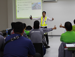 เรียนรู้เรื่องจุดอับและจุดบอดในขณะขับรถ