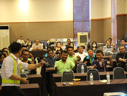 เทคนิคการขับรถบรรทุกหัวลากอย่างปลอดภัยโดยอาจารย์อภิรัติ  คำสายพรม
