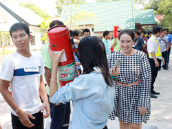 การตรวจสอบอุปกรณ์ความปลอดภัยที่ติดตั้งประจำรถ