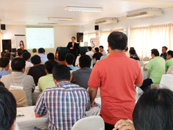 เทคนิคการขับรถบรรทุก ละรถหัวลากโดยอาจารย์อภิรัติ  คำสายพรม