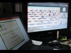 กล่าวต้อนรับพร้อมแนะนำวิธีการฝึกอบรมแบบ Live Training