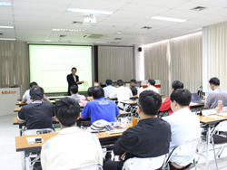เทคนิคการขับรถเชิงป้องกันอุบัติเหตุ Defensive Driving technique โดยอาจารย์อภิรัติ  คำสายพรม