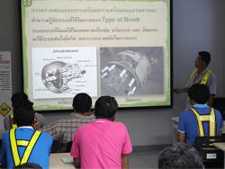 การตรวจสอบ และการบำรุงรักษารถบรรทุก และรถหัวลาก