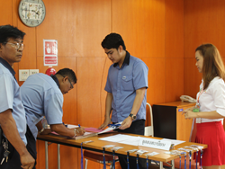 ลงทะเบียนรับเอกสารประกอบการฝึกอบรม