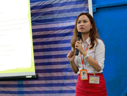 กล่าวต้อนรับพร้อมดำเนินกิจกรรมเพื่อกระตุ้นการเรียนรู้
