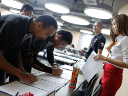 ลงทะเบียนรับเอกสารประกอบการฝึกอบรม