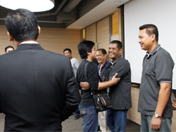 เทคนิคการสร้างความสัมพันธ์ที่ดีกับเพื่อนร่วมงาน และผู้รับบริการ