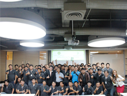 การขับรถอย่างปลอดภัย และบทบาทหน้าที่ของพนักงานขับรถมืออาชีพ