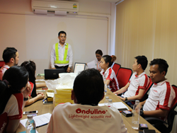 เนนิคการขับรถอย่างปลอดภัย บรรยายโดยอาจารย์อภิรัติ  คำสายพรม