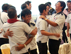 การสร้างความสัมพันธ์ที่ดีกับเพื่อนร่วมงาน