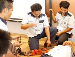การดามแขน - ขา เพื่อการเคลื่อนย้ายในสถานการณ์ฉุกเฉิน