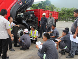 การตรวจสอบ และเตรียมความพร้อมของรถบรรทุก และรถหัวลากประจำวันเบื้องต้น