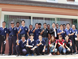 Pornsuri Transport ถ่ายภาพร่วมกันเป็นที่ระลึก