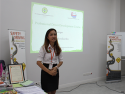 กล่าวต้อนรับพร้อมแนะนำกิจกรรมตลอดระยะเวลาการฝึกอบรม