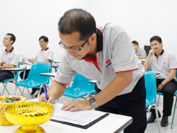 ลงทะเบียนเข้ารับการฝึกอบรมวันที่สาม