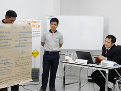 การนำเสนอผลงานที่ได้จากการดำเนินงานร่วมกัน