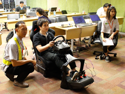 ฝึก และทดสอบปฏิกิริยาการตอบสนองในสถานการณ์ฉุกเฉินด้วยเครื่อง Driving Simulator