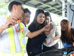 การตรวจสอบของเหลวภายในห้องเครื่องยนต์