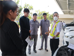 การตรวจสอบของเหลวภายในห้องเครื่องยนต์