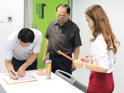 ลงทะเบียนรับเอกสารประกอบการฝึกอบรม