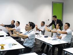 เทคนิคการขับรถเชิงป้องกันอุบัติเหตุ Defensive Driving technique โดยอาจารย์อภิรัติ  คำสายพรม
