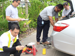 ตรวจสอบอุปกรณ์ความปลอดภัยประจำรถ