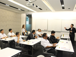 เทคนิคการขับรถอย่างปลอดภัย Safety Driving โดยอาจารย์อภิรัติ  คำสายพรม