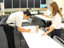 ลงทะเบียนรับเอกสารประกอบการฝึกอบรม