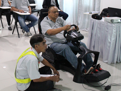 ฝึก และทดสอบปฏิกิริยาการตอบสนองในสถานการณ์ฉุกเฉินด้วยเครื่อง Driving Simulator