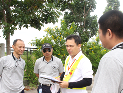 ครูฝึกประจำรถสรุปผลการฝึกอบรมรายบุคคล  พร้อมให้คำแนะนำเพิ่มเติม