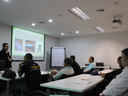 กลยุทธการให้บริการอย่างมืออาชีพ Service Mind to Service Excellence โดยอาจารย์อภิรัติ  คำสายพรม