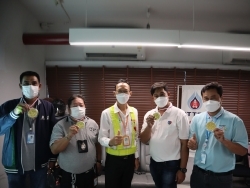 ให้รางวัลกับทีมผู้ชนะ