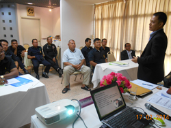 บรรยาย  และดำเนินกิจกรรมฝึกอบรมโดย อ.อภิรัติ  คำสายพรม