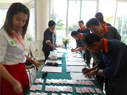 ลงทะเบียนพร้อมรับเอกสารประกอบการฝึกอบรม