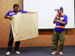 การนำเสนอผลงานที่ได้จากการทำงานร่วมกัน