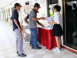 ลงทะเบียนรับเอกสารประกอบการฝึกอบรม