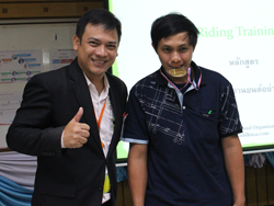 มอบรางวัลให้กับผู้ที่สามารถตอบคำถามได้สูงสุดประจำวัน