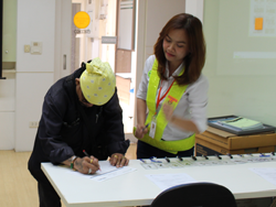 ลงทะเบียนรับเอกสารประกอบการฝึกอบรม