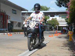 ฝึกและทดสอบการทรงตัวบนทางแคบ