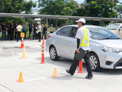เตรียมความพร้อมก่อนการฝึกและการประเมินทักษะการขับรถเชิงสถานการณ์ในสถานีจำลอง