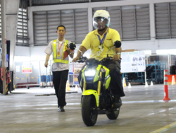 ฝึก และประเมินทักษะการหยุดรถในสถานการณ์ฉุกเฉิน Speed and Stop