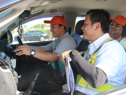 ฝึก และประเมินทักษะการขับรถเชิงป้องกันอุบัติเหตุบนถนนจริง On Road Evaluate with Instructor