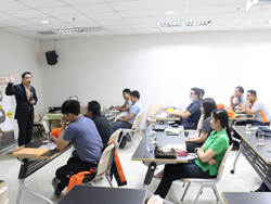เทคนิคการขับรถเชิงป้องกันอุบัติเหตุ Defensive Driving Technique โดยอาจารย์อภิรัติ  คำสายพรม