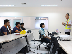 เทคนิคการขับรถเชิงป้องกันอุบัติเหตุ Defensive Driving Technique โดยอาจารย์อนุชาติ  เชียงสุข
