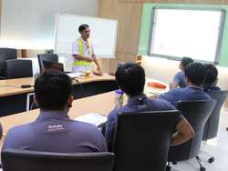 เทคนิคการตรวจสอบ และบำรุงรักษารถจัรยานยนต์เบื้องต้น Pre-Trip Inspection and Basic Maintenance โดยอาจารย์ทรงชัย  วิชาชาญ