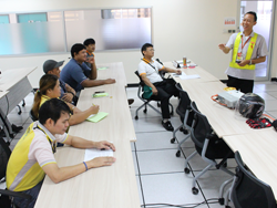 เทคนิคการขับขี่รถจักรยานยนต์อย่างปลอดภัย Safety Riding Technique โดยอาจารย์อนุชาติ  เชียงสุข