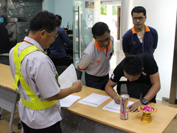 ลงทะเบียนรับเอกสารประกอบการฝึกอบรม