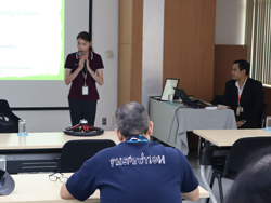 กล่าวต้อนรับพร้อมแนะนำทีมวิทยากร และกิจกรรมฝึกอบรม